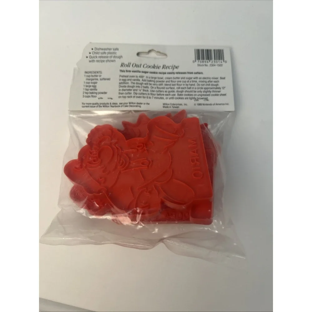 NEW Vintage Wilton Nintendo Super Mario Bros Cookie Cutters Set Of 4 1989